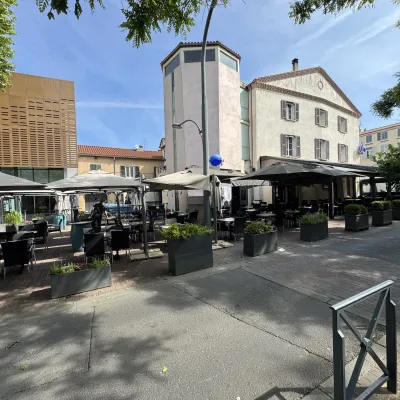 Brasserie Le Globe — vue 2, restaurant à Issoire (Puy-de-Dôme)