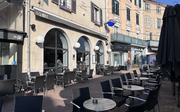 Brasserie Le Globe, restaurant à Issoire