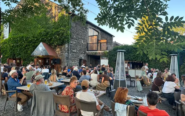 Brewpub Dark Lab, restaurant à Saint-Ours-les-Roches