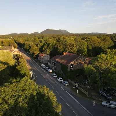 Brewpub Dark Lab — vue 3, restaurant à Saint-Ours-les-Roches (Puy-de-Dôme)