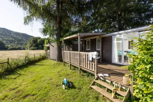 Camping Paradis l'Europe — vue 3, hébergement à Murol (Puy-de-Dôme)