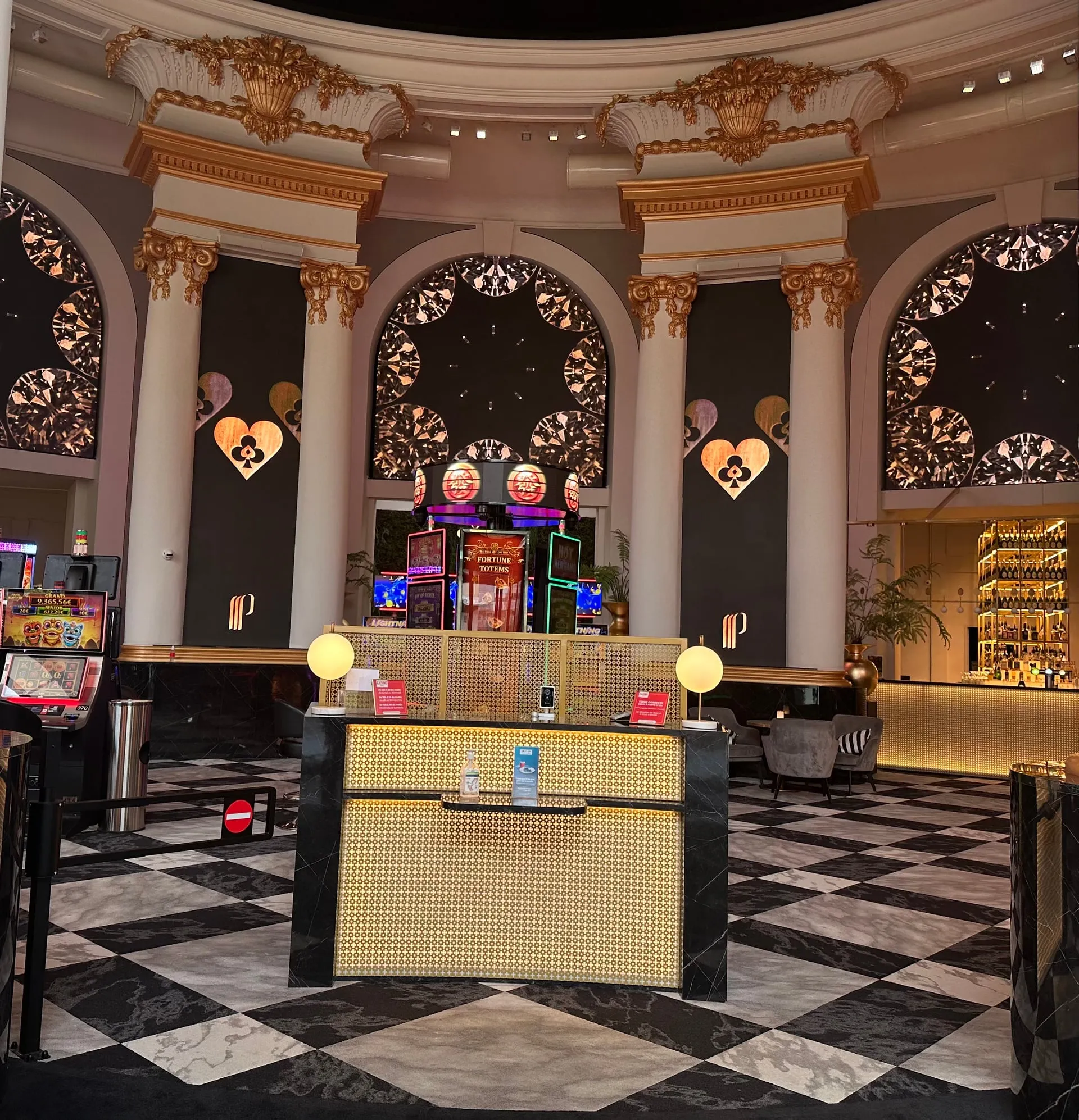Casino Partouche de Royat — vue 5, sortie à Chamalières (Puy-de-Dôme)