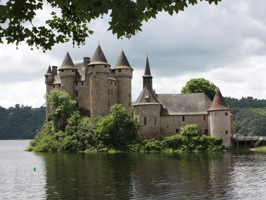 Château de Val, activité à Lanobre dans le Puy-de-Dôme