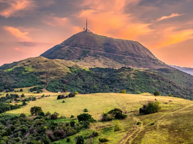 Trouver des activités dans le Puy-de-Dôme — paysage volcanique de la chaîne des Puys