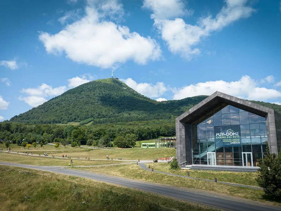 Panoramique des Dômes, activité à Orcines dans le Puy-de-Dôme