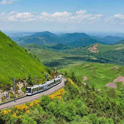 Panoramique des Dômes — vue 2, activité à Orcines (Puy-de-Dôme)